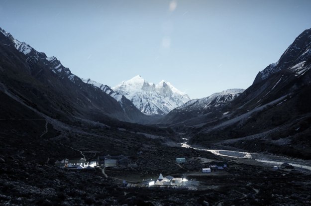 Bhojbasa at dusk (ashram in foreground)